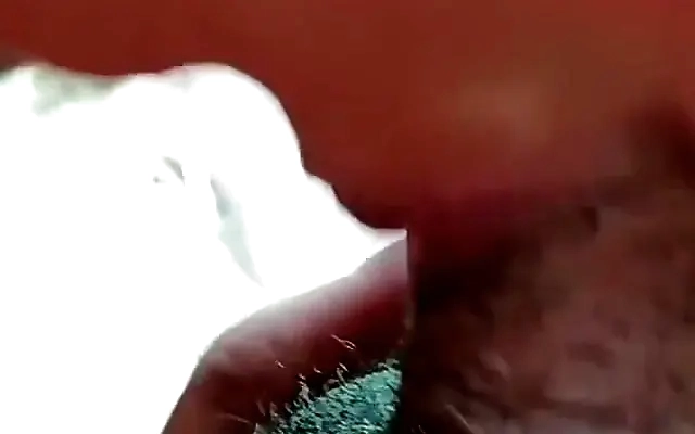 Esta hermosa venezolana le hizo una buena mamada y una rica follada al amo de la casa