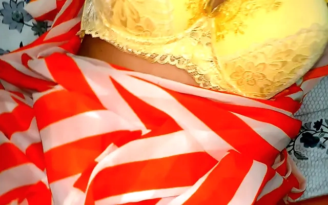 SHE WANTS ALL THE LONG COCK INSIDE HER. PLEASE SUBCRIBE TO RED