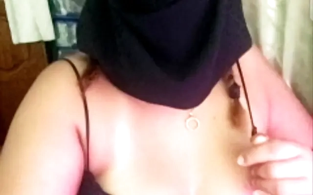 Slutty spinner shr00ms q wrecked by a Persian psycho
