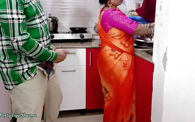 Camera Man joins to DP a gorgeous Hotwife