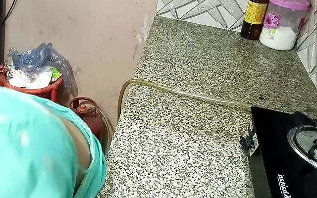 Amateur threesome with cute teens.
