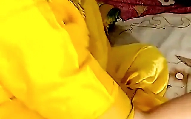 Filmei a foda com a mulher do corno pra depois enviar pra ele assistir