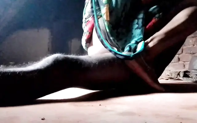 Cunhada aceitou sexo anal pela primeira vez em troca de dinheiro