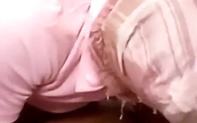 【完全素人】爆乳Kカップの学校職員 簡単な水着撮影と誘い出して過激撮影に参加してもらいました。1