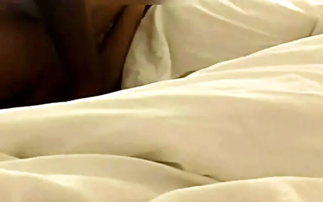 Tia espera fam&iacute;lia sair de casa e acaba fudendo com sobrinho