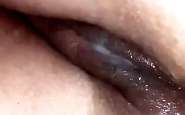 Alika Penagos Tastes the Ice-cream Man