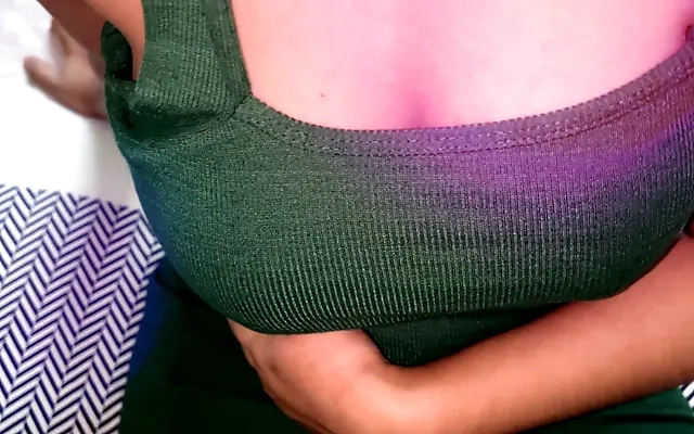 Profesora cachonda sin control, tremenda puta la morena.