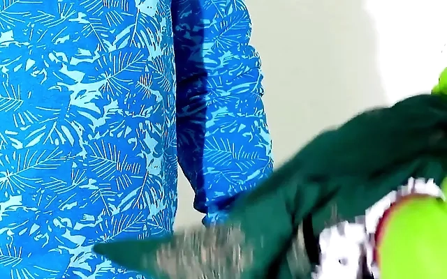 Muslim wife lets Peruvian policeman fuck her tight Arab pussy