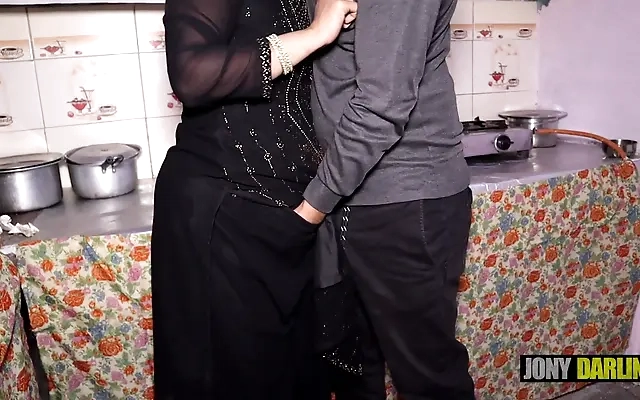 Milky boobs house owner seduce her servant for the hardcore sex