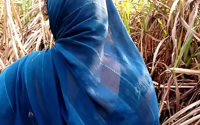 Village girl tight pussy outdoor sex video, desi outdoor sex video