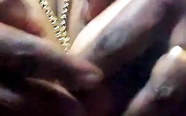 &iexcl;Por aburrimiento, tuve relaciones sexuales con mi hijastro! &iexcl;El gilipollas grabo mientras me follaba!