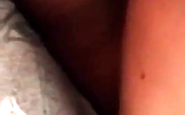 Mi madrastra esta de regreso en casa y le doy una gran follada de bienvenida