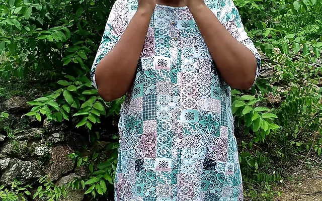 me follo a la zorra de mi madrastra con mi gran cosolando pro su co&ntilde;o