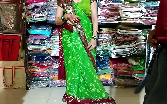 Indian STEPMOM fucked on CHRISTMAS SEX wear a dress for celebration!