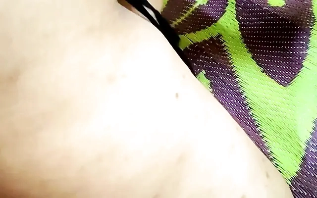 INDIAN SCHOOL GIRL ENJOYING EARLY MORNING SEX WITH HER BOYFRIEND IN JUNGLE (HINDI AUDIO)