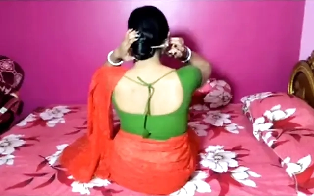 Horny MILF Gets Her Asshole Pounded & Filled with Cum