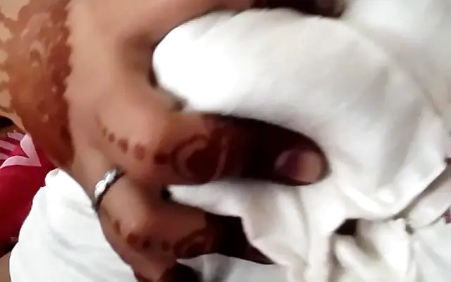 Deshi village bhabhi pissing hot virel mms video