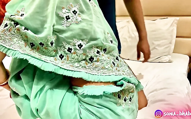 UNCUT - Nearby aunty tamil Full video - Romance short film